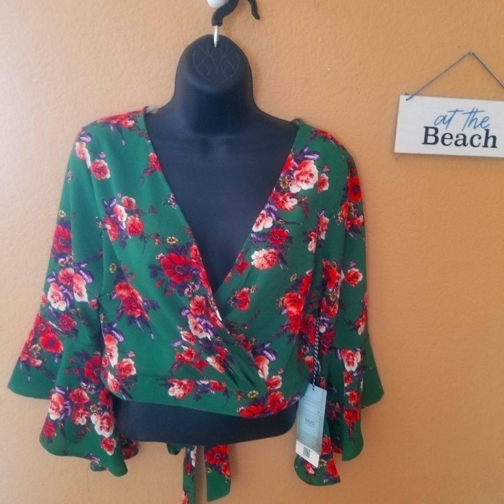 NWT Floral Crop Top
